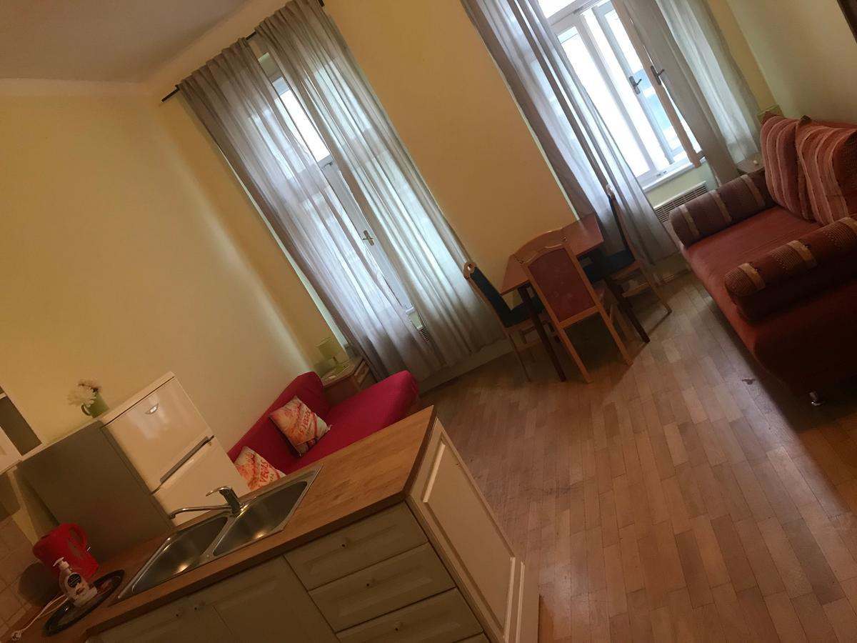 Blahnikova Aparthotel Praag Buitenkant foto
