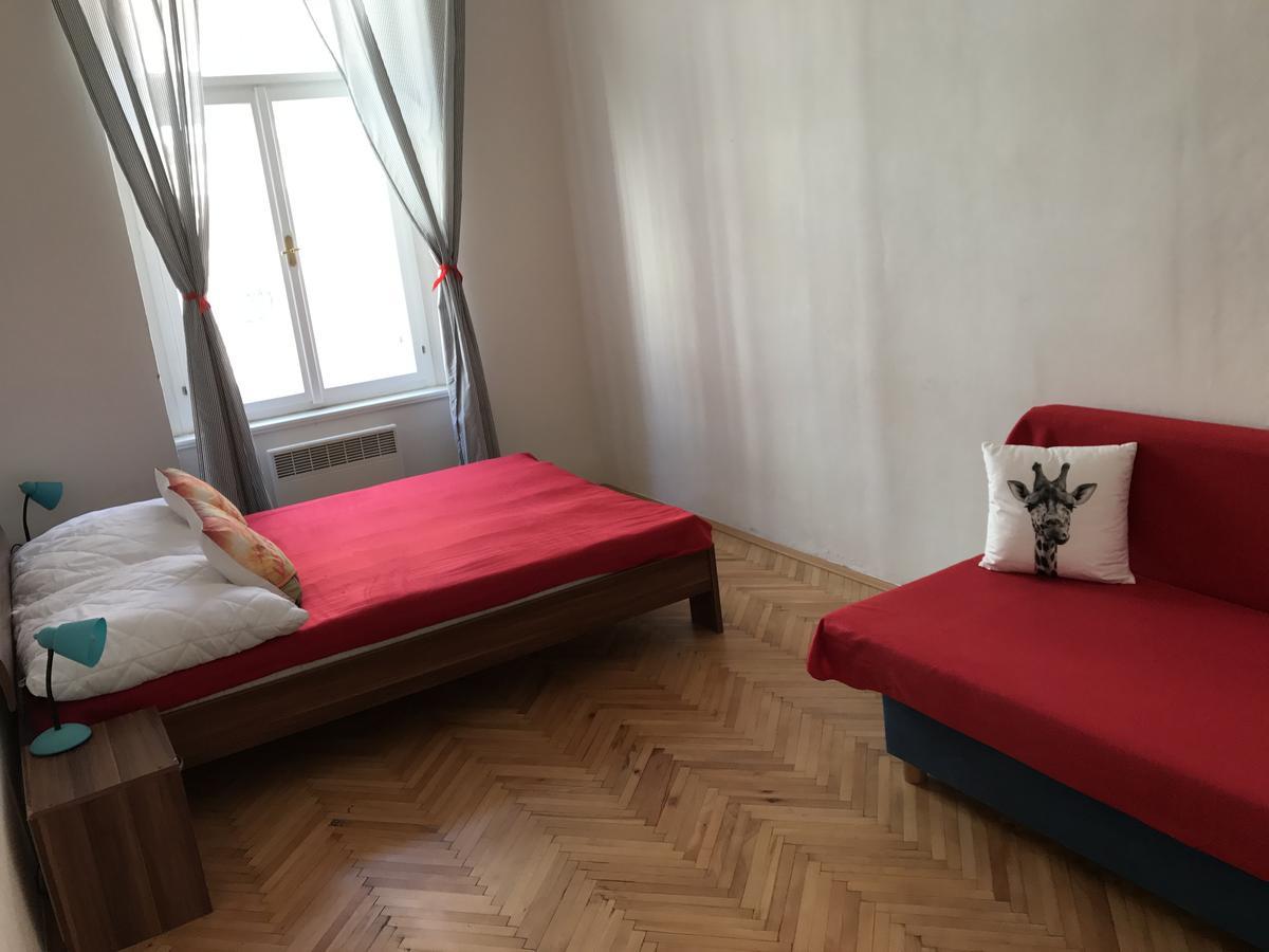 Blahnikova Aparthotel Praag Buitenkant foto
